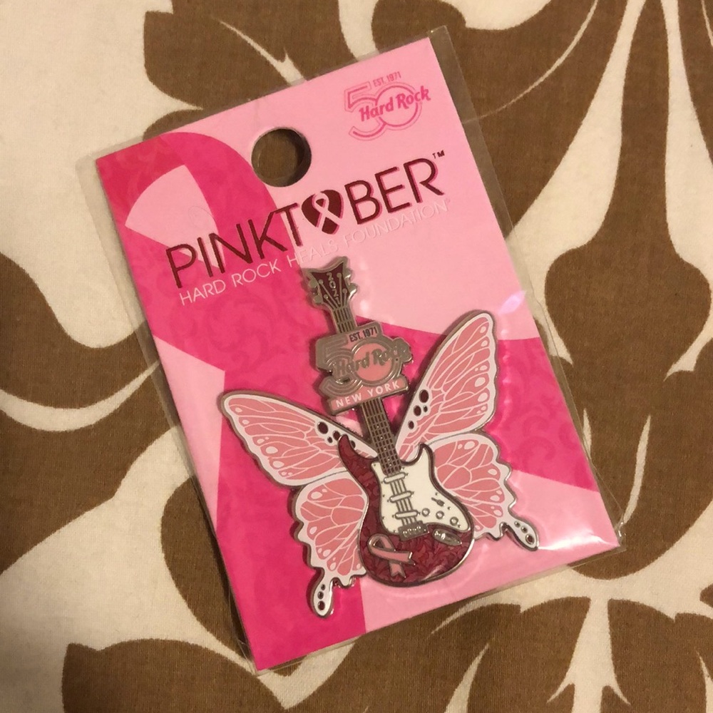 Hard Rock PINKTOBER/Breast Cancer Awareness pin